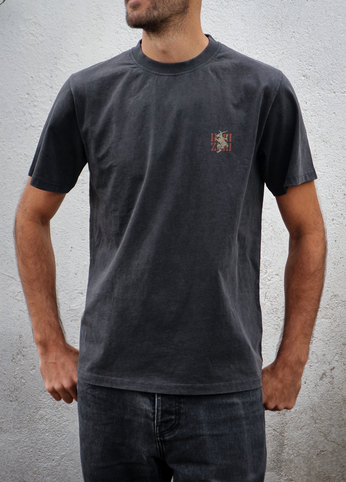 T-shirt ~ AKELARRE noir vintage
