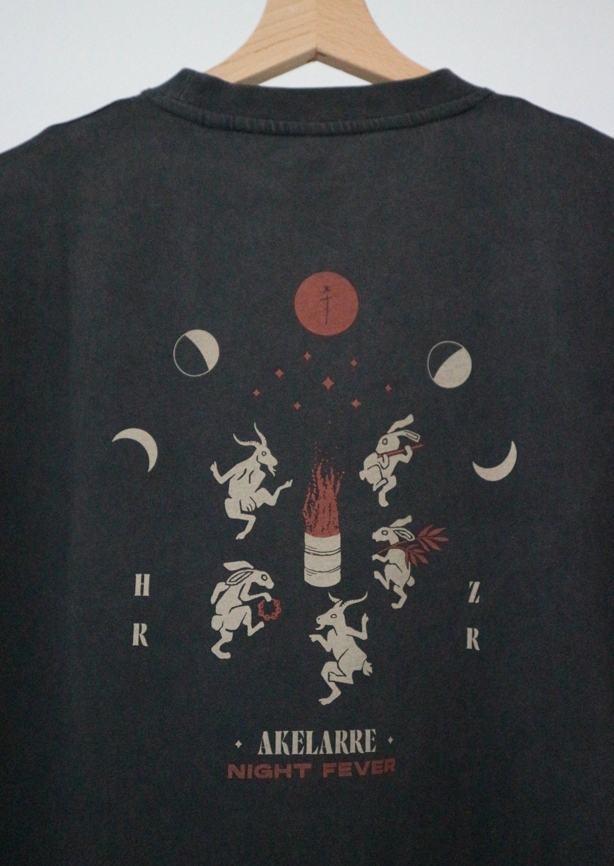 T-shirt ~ AKELARRE noir vintage