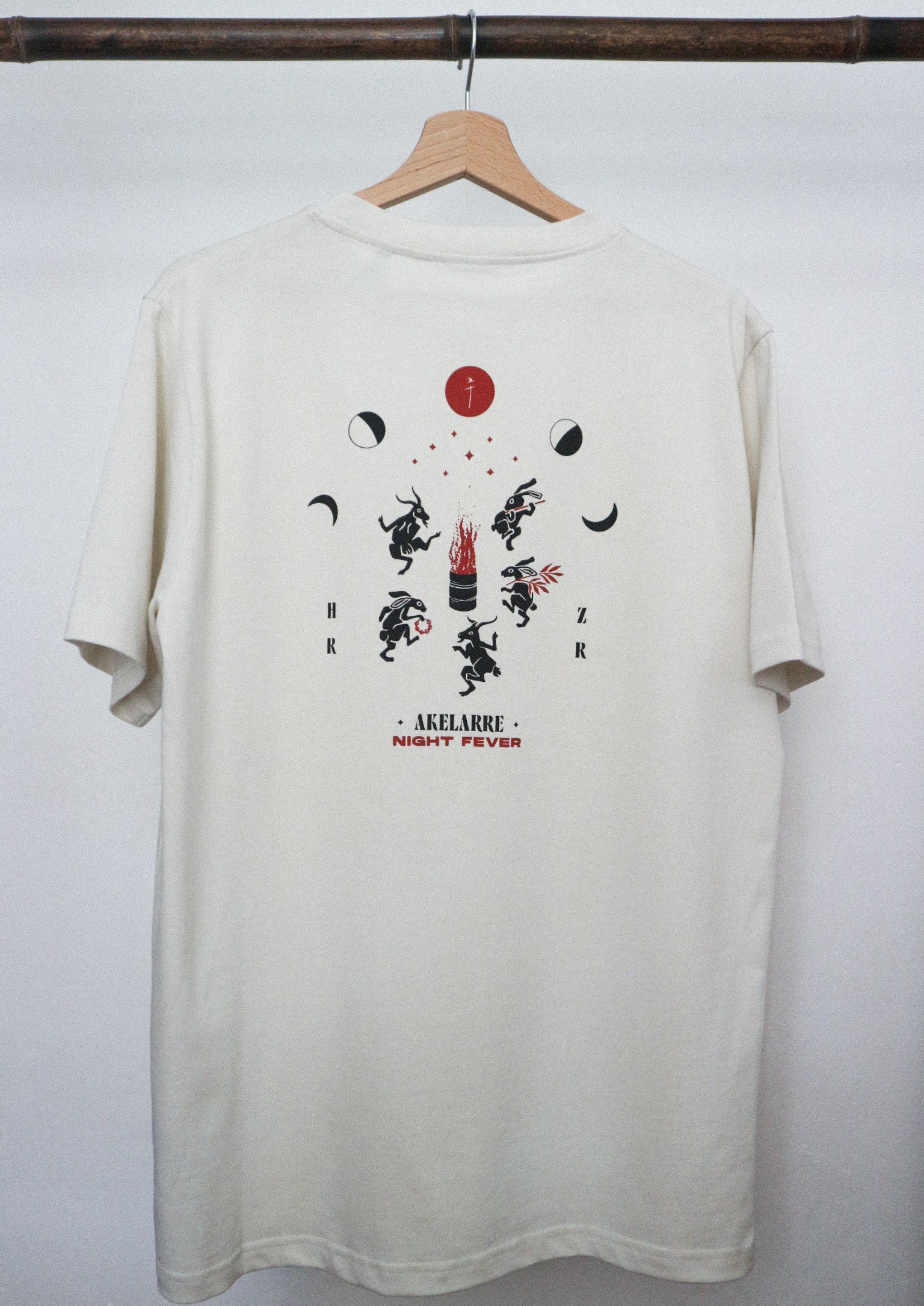T-shirt ~ AKELARRE blanc vintage